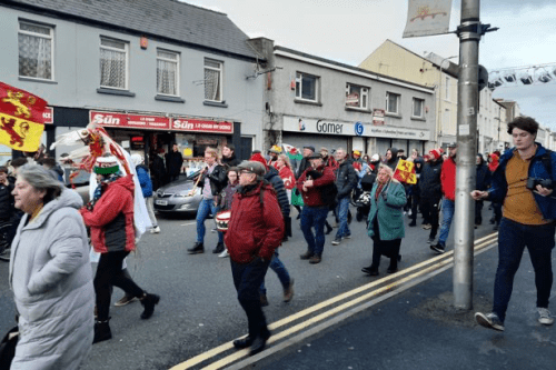 Dafydd Iwan joins crowds for Welsh language rally calling for action